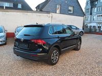Gebraucht VW Tiguan Sound 125 PS (91 kW) 2017 Schwarz (metallic) SUV