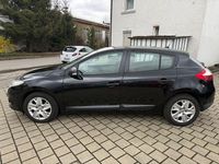 Używany Renault Mégane 101 KM (74 kW) 2012 Czarny Sedan/Limuzyna