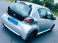 Gebraucht Toyota Aygo 68 PS (50 kW) 2011 Silber Kleinwagen