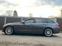 Gebraucht BMW 320 Advantage 190 PS (139 kW) 2016 Grau Kombi