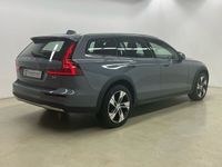 Gebraucht Volvo V60 CC Ultimate 197 PS (144 kW) 2023 Thunder grey Kombi
