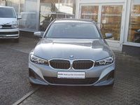 Gebraucht BMW 330e Shadowline 292 PS (214 kW) 2022 Grau Kombi