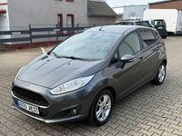 Gebraucht Ford Fiesta Celebration 101 PS (74 kW) 2016 Grau Limousine