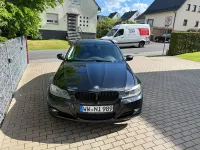 Gebraucht BMW 318 143 PS (105 kW) 2011 Schwarz Kombi