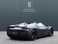 Gebraucht Ferrari SF90 999 PS (734 kW) 2024 Grau Cabrio