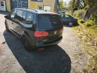 Gebraucht VW Touran Cup 105 PS (77 kW) 2015 Schwarz Van / Kleinbus