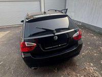 Gebraucht BMW 318 143 PS (105 kW) 2007 Schwarz Kombi