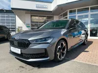 Neu Skoda Superb SportLine 265 PS (194 kW) 2026 Grau Kombi