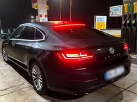 Gebraucht VW Arteon Basis 150 PS (110 kW) 2018 Schwarz Kleinwagen