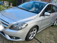 Gebraucht Mercedes B200 163 PS (119 kW) 2014 Silber Van / Kleinbus