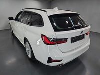 Gebraucht BMW 330e Advantage 190 PS (139 kW) 2022 Weiß Kombi