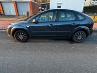 Second-hand Ford Focus 101 CP (74 kW) 2006 Gri Berlinǎ