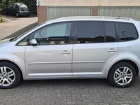 Gebraucht VW Touran 105 PS (77 kW) 2011 Silber Van / Kleinbus