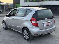 Gebraucht Mercedes A160 95 PS (69 kW) 2011 Grau Limousine