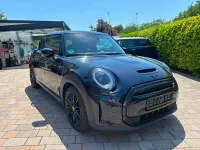 Gebraucht Mini Cooper SE 135 kW (184 PS) 2023 Enigmatic black Kleinwagen