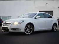 Gebraucht Opel Insignia Active 131 PS (96 kW) 2013 Schneeweiss/summitwhite/arctic Limousine
