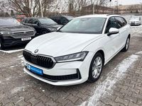 Gebraucht Skoda Superb Selection 193 PS (141 kW) 2025 Purity weiss Kombi