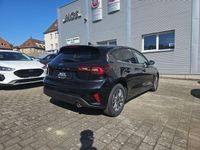 Neu Ford Focus Titanium 125 PS (91 kW) 2025 Agate black metallic Limousine