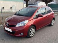 Gebraucht Toyota Yaris 69 PS (50 kW) 2013 Rot Limousine