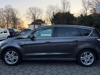 Gebraucht Ford S-MAX Titanium 239 PS (175 kW) 2017 Grau Van / Kleinbus