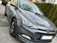 Gebraucht Hyundai i20 84 PS (61 kW) 2017 Grau Limousine