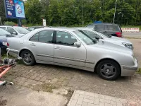 Używany Mercedes E320 197 KM (144 kW) 2000 Srebrny Sedan/Limuzyna
