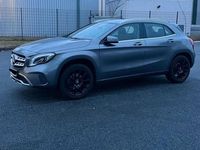 Gebraucht Mercedes GLA180 122 PS (89 kW) 2019 Grau SUV