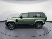 Gebraucht Land Rover Defender SE Dynamic 254 PS (186 kW) 2026 Grün SUV
