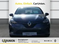 Używany Renault Clio V SE 67 KM (49 kW) 2021 Szary Sedan/Limuzyna
