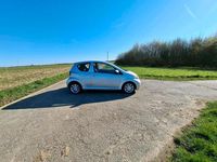 Gebraucht Toyota Aygo 63 PS (46 kW) 2009 Silber Kleinwagen