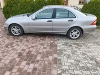 Second-hand Mercedes C220 150 CP (110 kW) 2005 Verde Berlinǎ