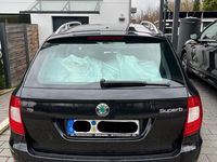 Gebraucht Skoda Superb 170 PS (125 kW) 2012 Schwarz Kombi