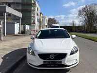 Gebraucht Volvo V40 Kinetic 150 PS (110 kW) 2012 Weiß Kleinwagen