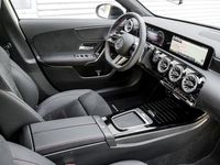 Gebraucht Mercedes A200 AMG 163 PS (119 kW) 2025 Weiß Limousine