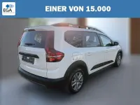 Gebraucht Dacia Jogger Expression 101 PS (74 kW) 2023 Weiß Van / Kleinbus