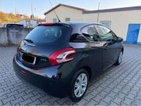 Gebraucht Peugeot 208 Active 82 PS (60 kW) 2012 Schwarz Kleinwagen