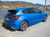 Gebraucht Ford Focus ST-Line 125 PS (91 kW) 2023 Blau Limousine