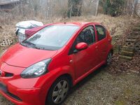 Gebraucht Toyota Aygo 68 PS (50 kW) 2007 Rot Kleinwagen