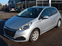 Gebraucht Peugeot 208 Active 82 PS (60 kW) 2017 Silber Kleinwagen