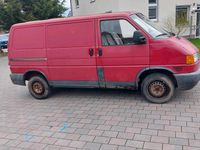 Second-hand VW Transporter 102 CP (75 kW) 2001 Roșu Van