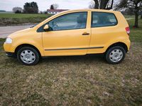 Second-hand VW Fox 55 CP (40 kW) 2005 Galben Hatchback