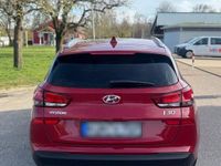Gebraucht Hyundai i30 Style 140 PS (102 kW) 2020 Rot Kombi
