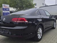 Gebraucht VW Passat Comfortline 120 PS (88 kW) 2018 Schwarz Limousine