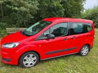 Gebraucht Ford Tourneo Courier Ambiente 101 PS (74 kW) 2017 Rot Van / Kleinbus