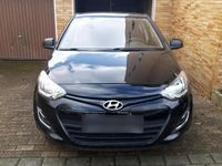 Gebraucht Hyundai i20 85 PS (62 kW) 2013 Schwarz Kleinwagen