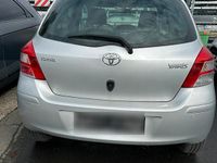 Gebraucht Toyota Yaris 99 PS (72 kW) 2011 Grau Kleinwagen