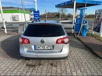 Gebraucht VW Passat 140 PS (102 kW) 2011 Silber Kombi