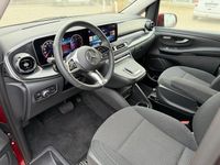 Gebraucht Mercedes V220 163 PS (119 kW) 2024 Rot Van / Kleinbus