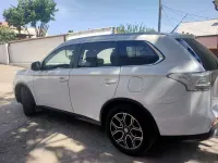 Gebraucht Mitsubishi Outlander 150 PS (110 kW) 2014 Weiß SUV