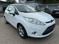 Gebraucht Ford Fiesta Titanium 95 PS (69 kW) 2012 Weiß Kleinwagen